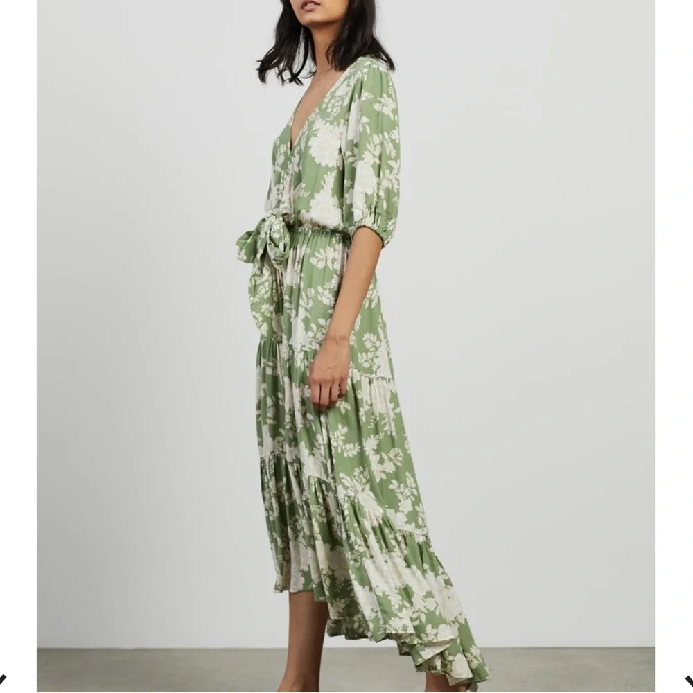 KIVARI Yara Floral Apple Green Tie Front Maxi Dress NWT - Picture 3 of 16